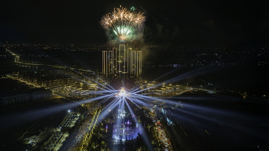 Bữa tiệc âm thanh, ánh sáng pháo hoa tại Eco Central Park Countdown Bữa tiệc âm thanh, ánh sáng pháo hoa tại Eco Central Park Countdown