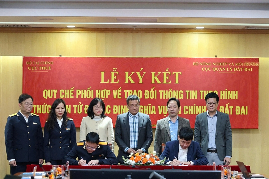Ký quy chế phối hợp giữa Cục Thuế và Cục Quản lý đất đai.