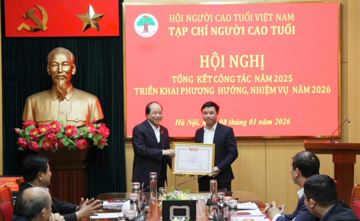 Phát huy đoàn kết, chủ động nắm bắt cơ hội, hoàn thành nhiệm vụ mới Phát huy đoàn kết, chủ động nắm bắt cơ hội, hoàn thành nhiệm vụ mới