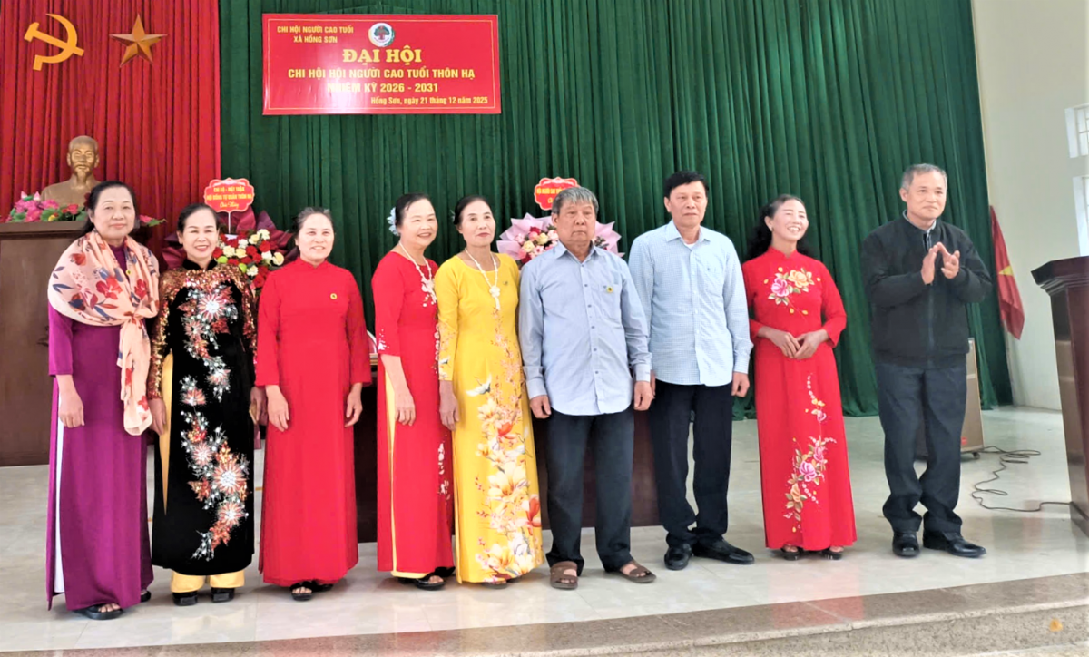 Các Chi hội NCT trên địa bàn xã Hồng Sơn được kiện toàn Các Chi hội NCT trên địa bàn xã Hồng Sơn được kiện toàn