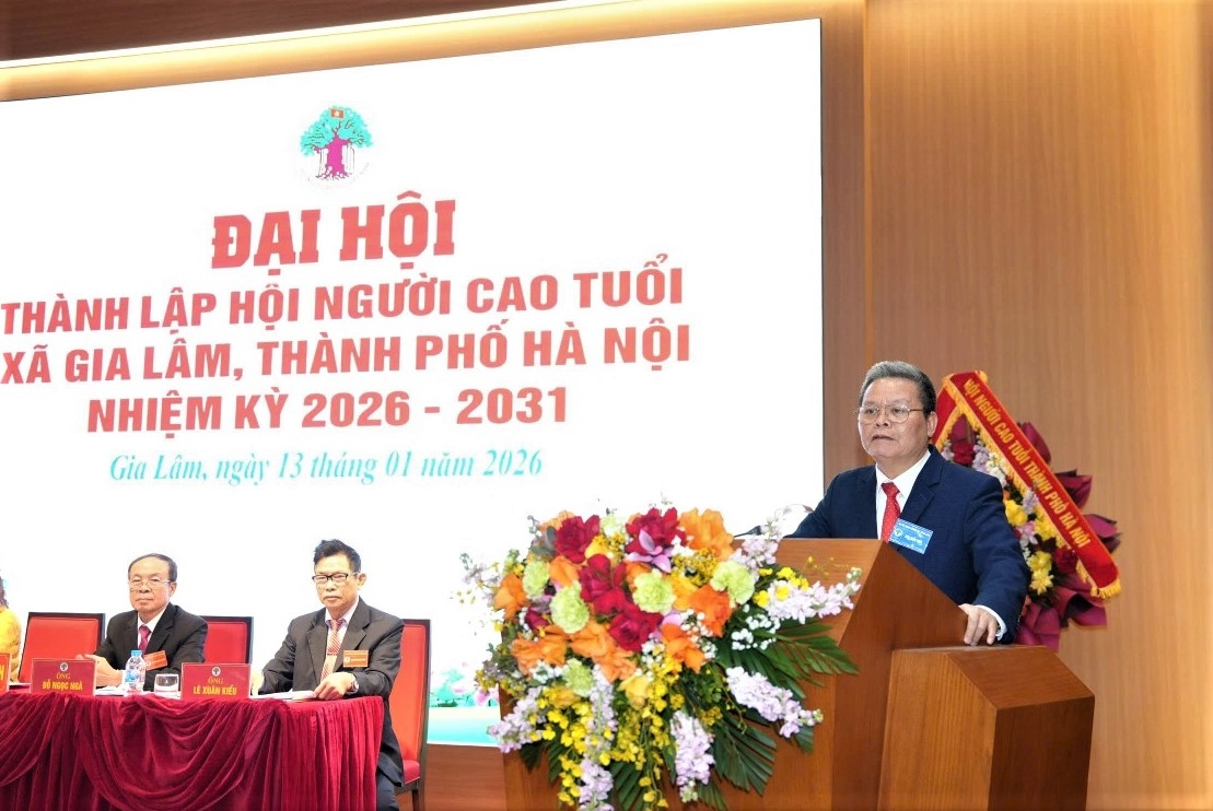 Ông Phạm Huy Giáp phát biểu Ông Phạm Huy Giáp phát biểu
