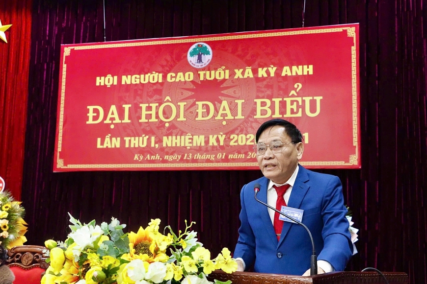 Thái Sinh – Chủ tịch Hội NCT tỉnh Hà Tĩnh phát biểu chỉ đạo Đại hội