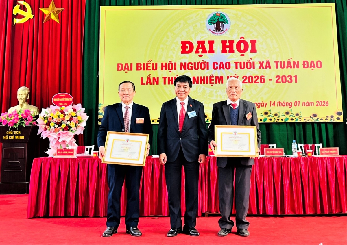 Khen thưởng tập thể, cá nhân xuất sắc xã Tuấn Đạo Khen thưởng tập thể, cá nhân xuất sắc xã Tuấn Đạo