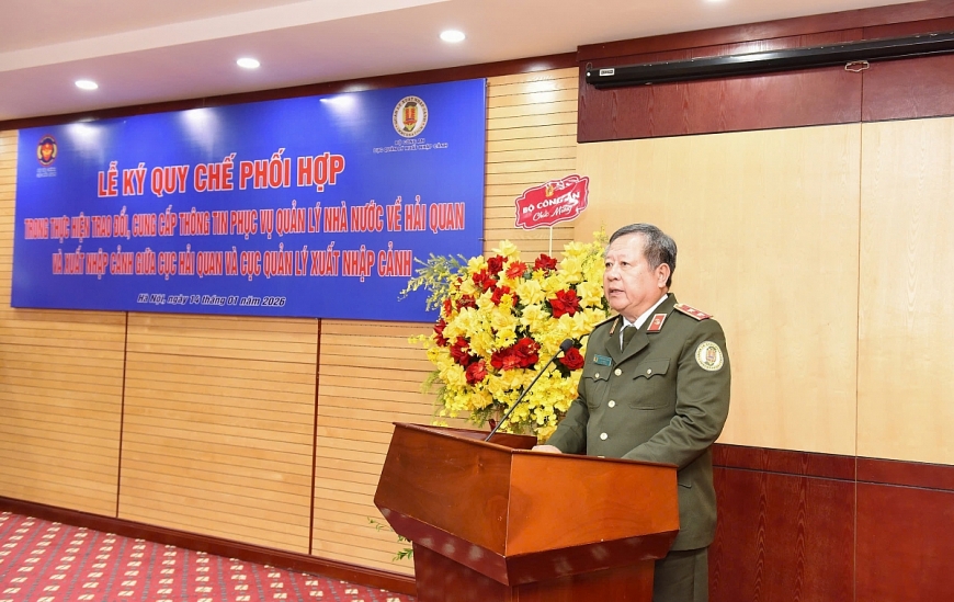 Lễ ký Quy chế phối hợp trong thực hiện trao đổi, cung cấp thông tin phục vụ quản lý nhà nước về hải quan và xuất nhập cảnh giữa Cục Hải quan và Cục Quản lý xuất nhập cảnh phát biểu tại buổi lễ.
