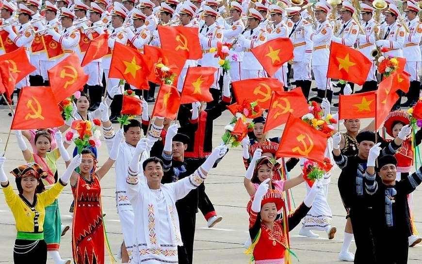 Dưới sự lãnh đạo của Đảng, đoàn kết toàn dân tộc càng được phát huy mạnh mẽ