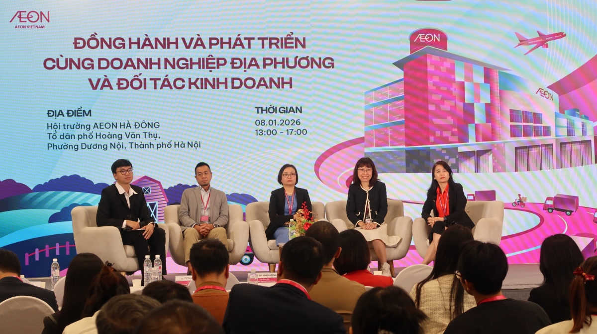 Đại diện của AEON Việt Nam giải đáp các vướng mắc và khó khăn cho doanh nghiệp địa phương tại sự kiện ở Hà Nội.