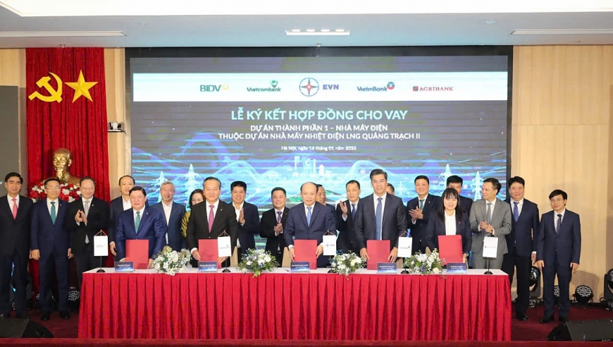 Tập đoàn Điện lực Việt Nam (EVN) ký kết hợp đồng cho vay Dự án thành phần 1 - Nhà máy điện thuộc Dự án Nhà máy Nhiệt điện LNG Quảng Trạch II với liên danh 4 ngân hàng thương mại nhà nước. Tập đoàn Điện lực Việt Nam (EVN) ký kết hợp đồng cho vay Dự án thành phần 1 - Nhà máy điện thuộc Dự án Nhà máy Nhiệt điện LNG Quảng Trạch II với liên danh 4 ngân hàng thương mại nhà nước.