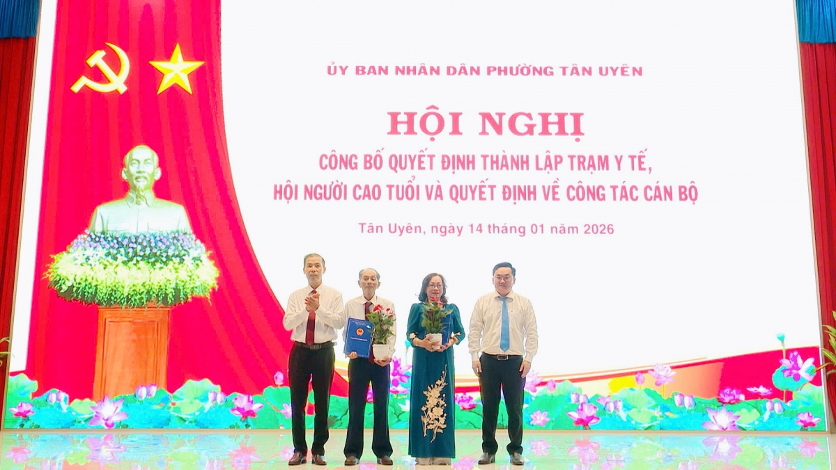 Ông Trần Thành Nghiệp giữ chức Chủ tịch lâm thời Hội Người cao tuổi phường Tân Uyên. Ông Trần Thành Nghiệp giữ chức Chủ tịch lâm thời Hội Người cao tuổi phường Tân Uyên.