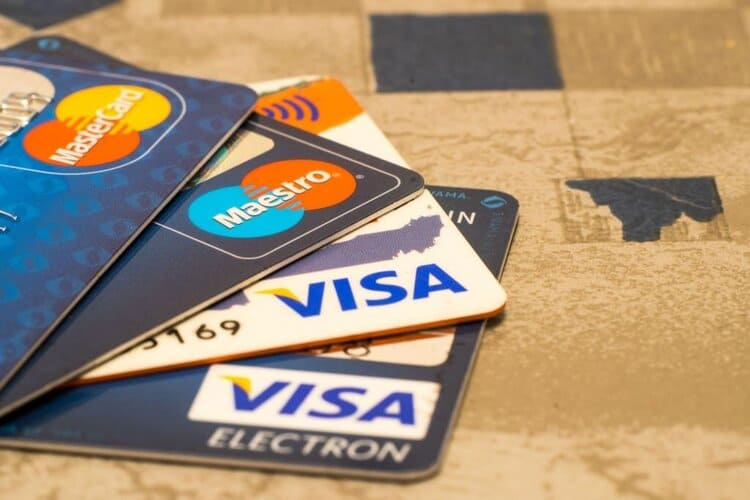 Top 3 ngân hàng phát hành thẻ Visa được nhiều người lựa chọn