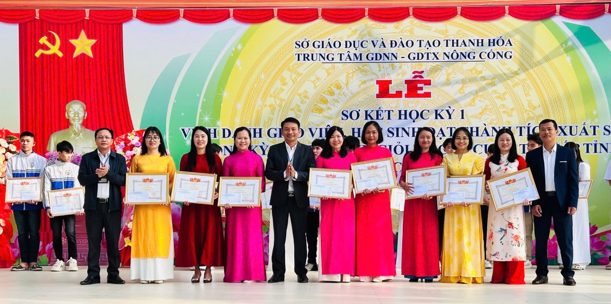 Hành trình bền vững phấn đấu vươn lên đứng tốp đầu khối giáo dục thường xuyên của tỉnh Hành trình bền vững phấn đấu vươn lên đứng tốp đầu khối giáo dục thường xuyên của tỉnh