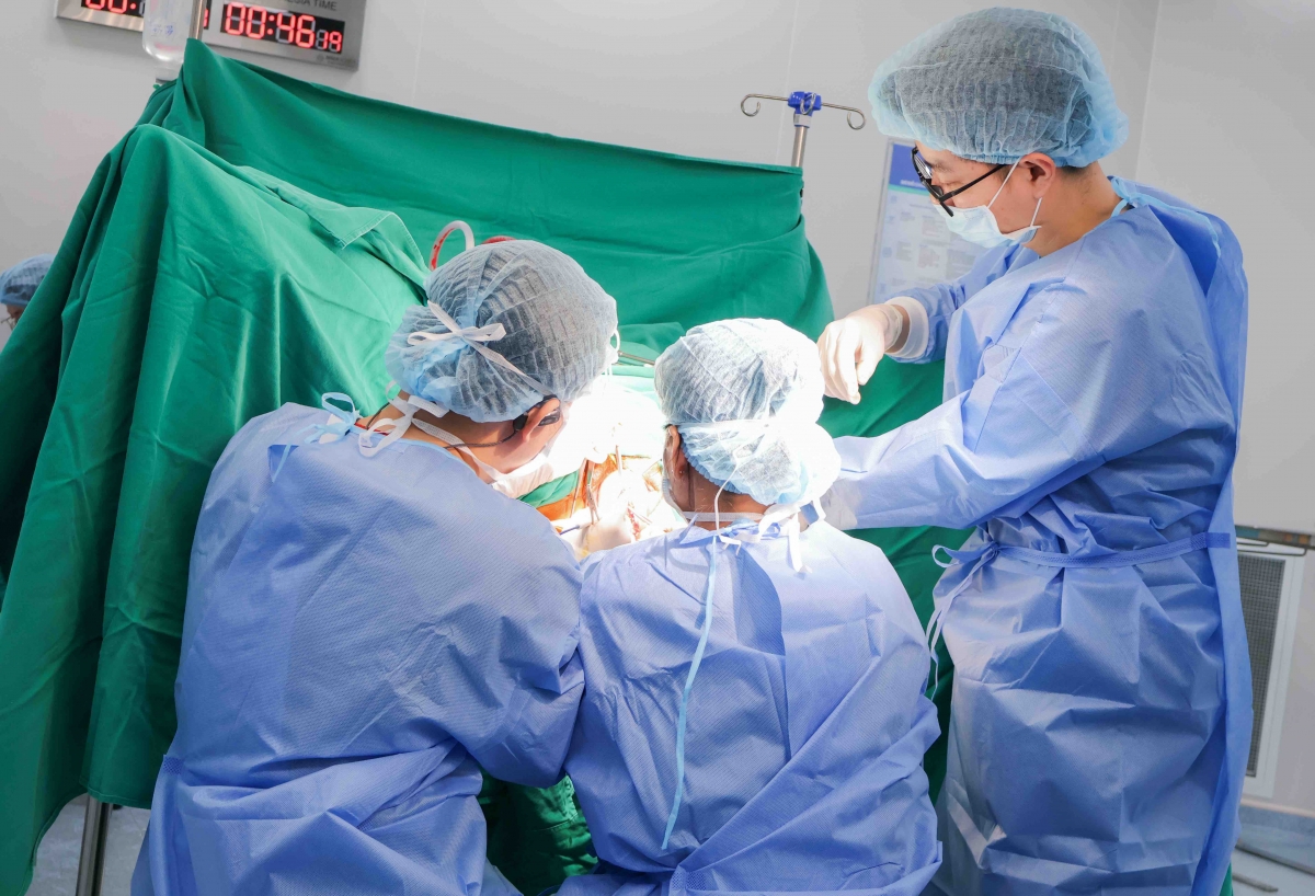 Ca phẫu thuật sa sinh dục cho bệnh nhận 69 tuổi.