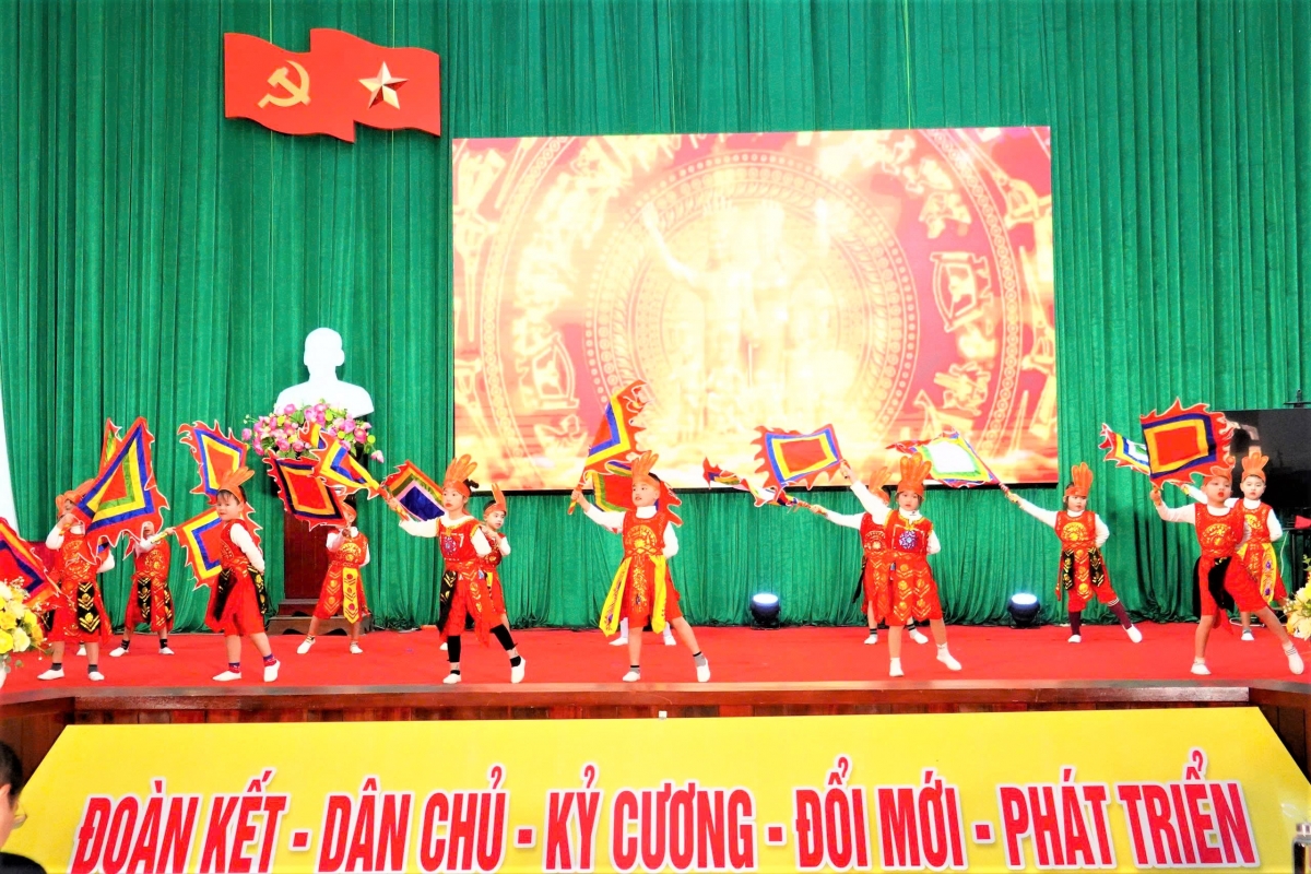 Tiết mục văn nghệ chào mừng Đại hội Tiết mục văn nghệ chào mừng Đại hội