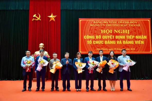 Hội nghị tiếp nhận Đảng bộ Agribank chi nhánh Thanh Hóa về trực thuộc Đảng ủy phường Hạc Thành Hội nghị tiếp nhận Đảng bộ Agribank chi nhánh Thanh Hóa về trực thuộc Đảng ủy phường Hạc Thành