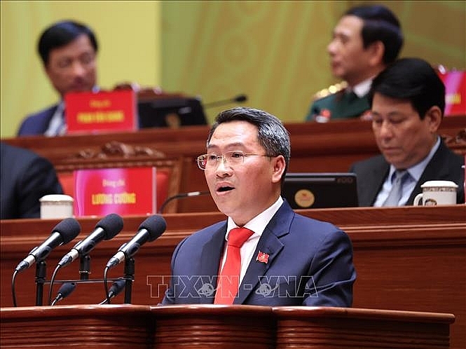 Đồng chí Nguyễn Tấn Phát, Thành ủy viên, Bí thư Đảng ủy phường Sài Gòn (TP Hồ Chí Minh), trình bày tham luận “Lãnh đạo phát triển kinh tế tư nhân nhanh và bền vững” chiều 21/1. Ảnh: TTXVN Đồng chí Nguyễn Tấn Phát, Thành ủy viên, Bí thư Đảng ủy phường Sài Gòn (TP Hồ Chí Minh), trình bày tham luận “Lãnh đạo phát triển kinh tế tư nhân nhanh và bền vững” chiều 21/1. Ảnh: TTXVN