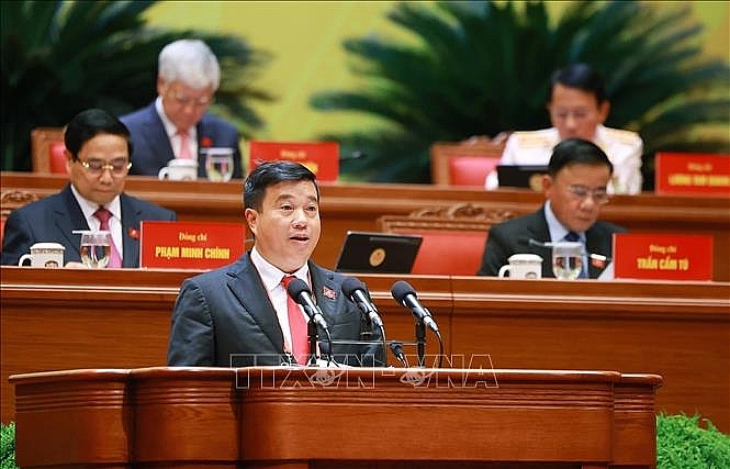 Đồng chí Y Thanh Hà Niê Kđăm, Ủy viên Trung ương Đảng, Bí thư Tỉnh ủy, Trưởng Đoàn đại biểu Quốc hội tỉnh Lâm Đồng, trình bày tham luận: “Củng cố hệ thống chính trị vùng đồng bào dân tộc thiểu số, tăng cường niềm tin của Nhân dân với Đảng” chiều 21/1. Ảnh: TTXVN Đồng chí Y Thanh Hà Niê Kđăm, Ủy viên Trung ương Đảng, Bí thư Tỉnh ủy, Trưởng Đoàn đại biểu Quốc hội tỉnh Lâm Đồng, trình bày tham luận: “Củng cố hệ thống chính trị vùng đồng bào dân tộc thiểu số, tăng cường niềm tin của Nhân dân với Đảng” chiều 21/1. Ảnh: TTXVN