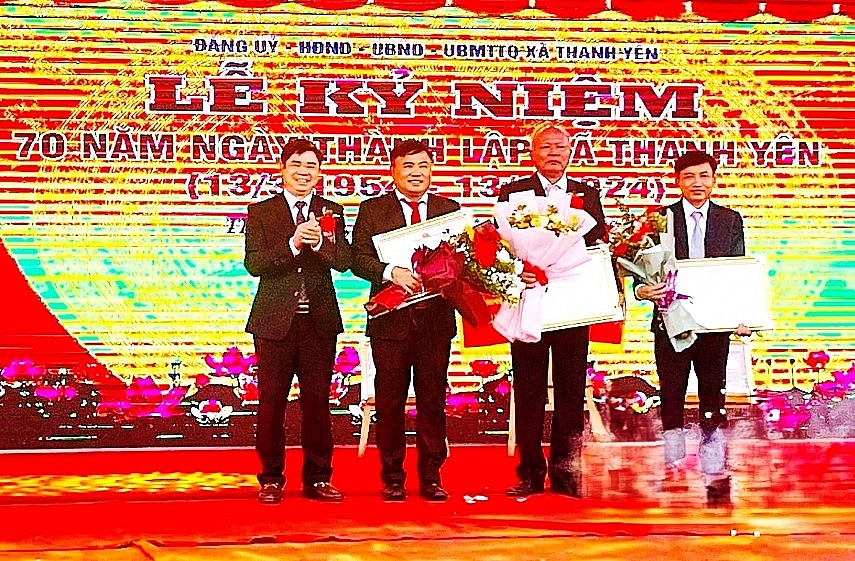 Ông Nguyễn Thủ Thường được nhận nhiều phần thưởng cao quý của cấp trên tặng Ông Nguyễn Thủ Thường được nhận nhiều phần thưởng cao quý của cấp trên tặng