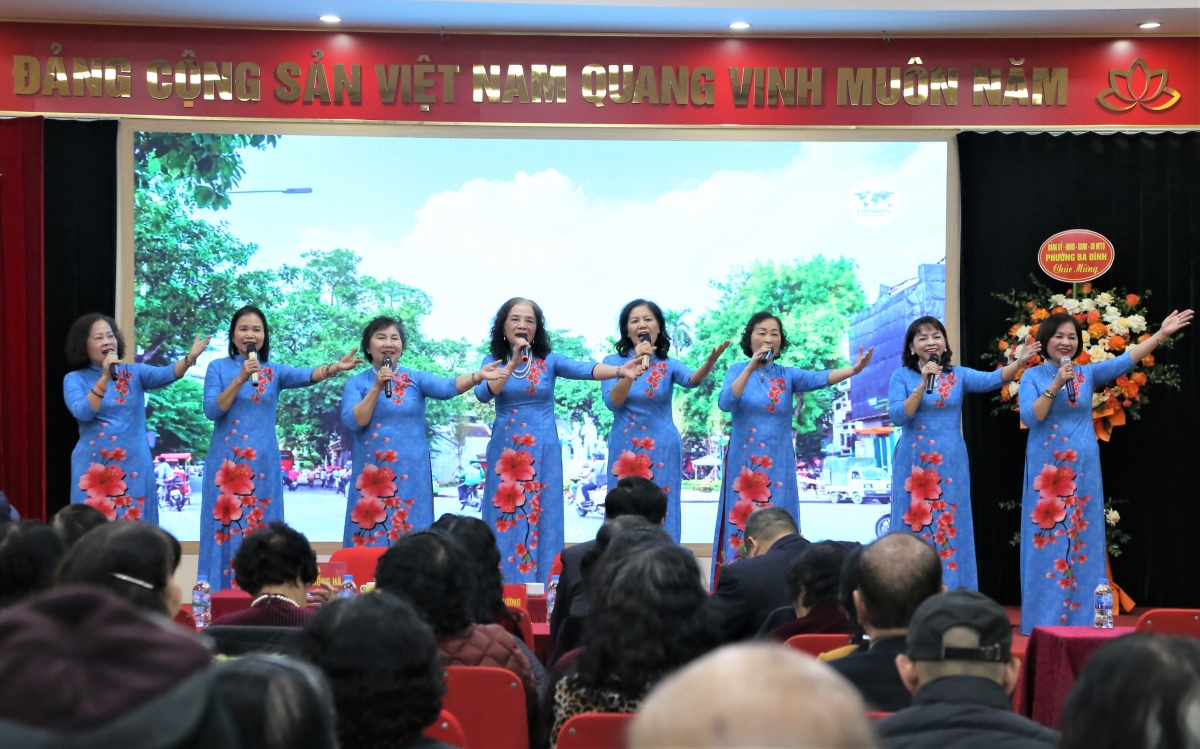 Tiết mục văn nghệ chào mừng Đại hội thành lập Hội NCT phường Ba Đình Tiết mục văn nghệ chào mừng Đại hội thành lập Hội NCT phường Ba Đình