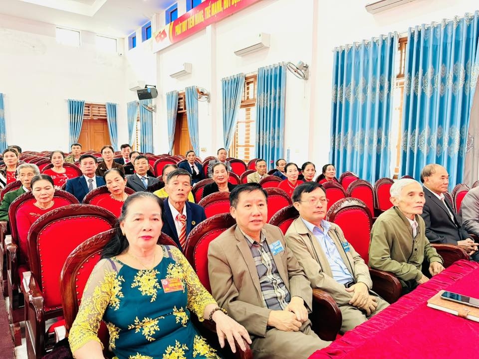 Các đại biểu tham dự Đại hội đại biểu Hội NCT xã Cẩm Trung, tỉnh Hà Tĩnh Các đại biểu tham dự Đại hội đại biểu Hội NCT xã Cẩm Trung, tỉnh Hà Tĩnh
