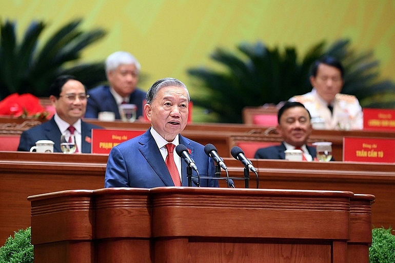 Đồng chí Tô Lâm, Tổng Bí thư Ban Chấp hành Đảng Cộng sản Việt Nam khóa XIV đọc Diễn văn bế mạc Đại hội đại biểu toàn quốc lần thứ XIV của Đảng. Đồng chí Tô Lâm, Tổng Bí thư Ban Chấp hành Đảng Cộng sản Việt Nam khóa XIV đọc Diễn văn bế mạc Đại hội đại biểu toàn quốc lần thứ XIV của Đảng.