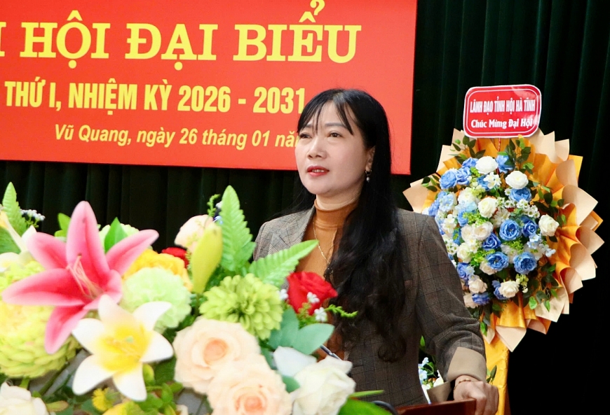 Bà Phan Hồng Yến - Phó Bí thư Đảng uỷ, Chủ tịch UBND xã phát biểu chỉ đạo tại Đại Hội. Bà Phan Hồng Yến - Phó Bí thư Đảng uỷ, Chủ tịch UBND xã phát biểu chỉ đạo tại Đại Hội.