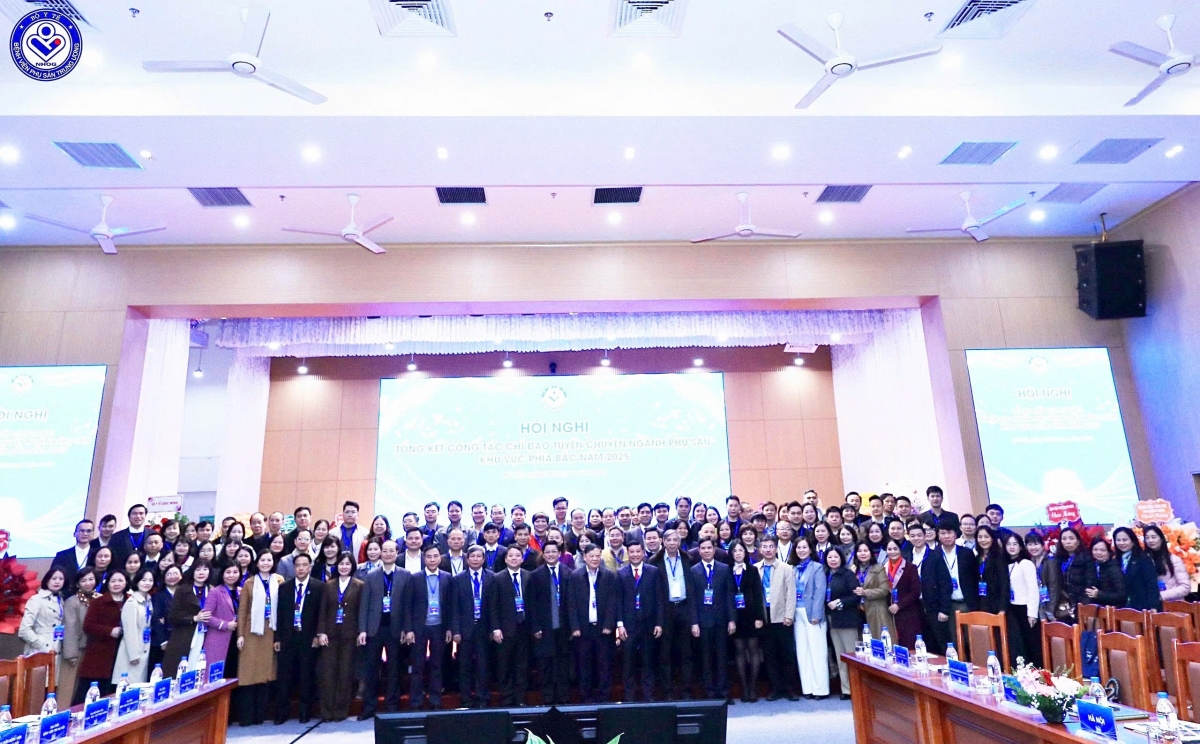 Các đại biểu chụp ảnh lưu niện chung