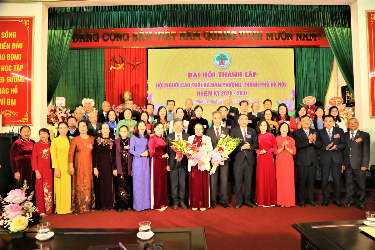 Lãnh đạo Hội NCT TP Hà Nội và xã Đan Phượng tặng hoa chúc mừng Đại hội Lãnh đạo Hội NCT TP Hà Nội và xã Đan Phượng tặng hoa chúc mừng Đại hội
