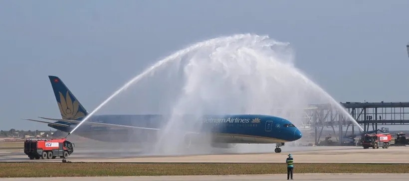 Nghi thức chào mừng chuyến bay chính thức hạ cánh xuống sân bay Long Thành Nghi thức chào mừng chuyến bay chính thức hạ cánh xuống sân bay Long Thành