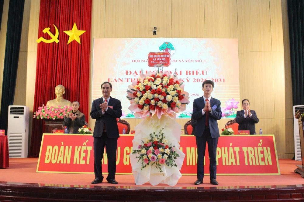 Lãnh đạo địa phương tặng hoa chúc mừng Đại hội Hội NCT xã Yên Mô, nhiệm kỳ 2026-2031 Lãnh đạo địa phương tặng hoa chúc mừng Đại hội Hội NCT xã Yên Mô, nhiệm kỳ 2026-2031