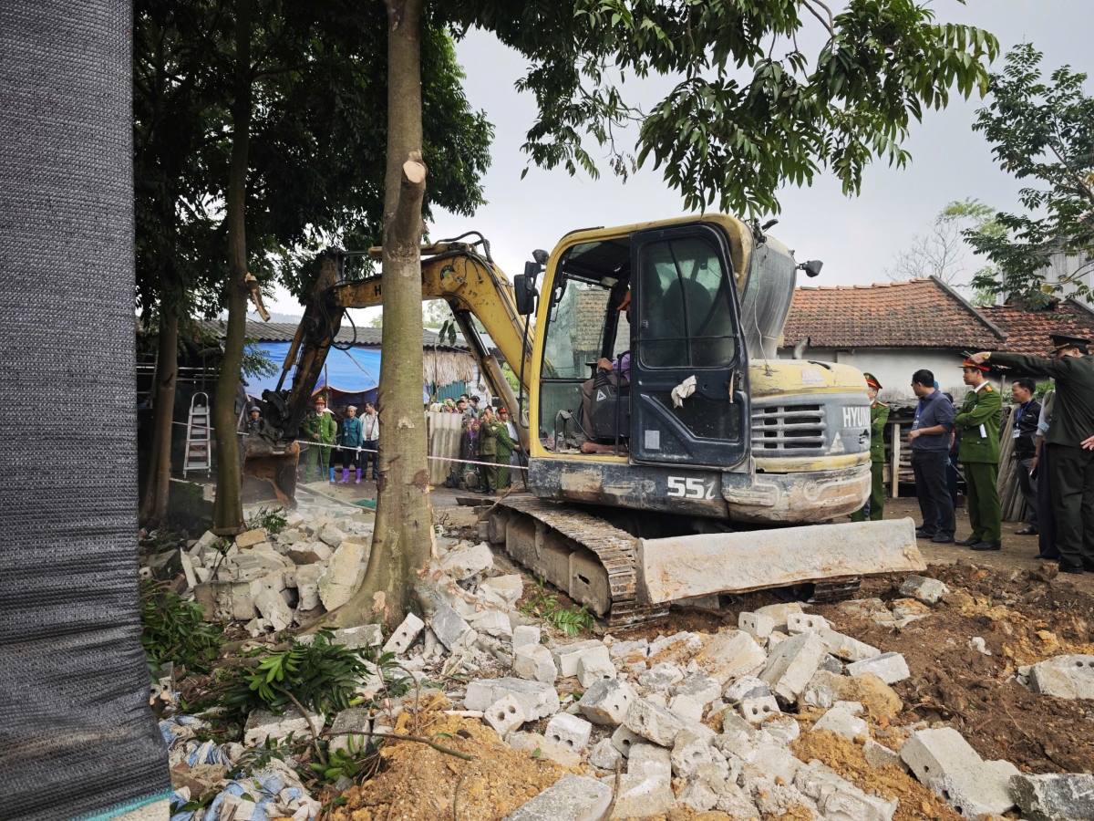 Phú Thọ: Xã Đạo Trù cưỡng chế bắt buộc thực hiện biện pháp khắc phục hậu quả trong thủ tục hành chính Phú Thọ: Xã Đạo Trù cưỡng chế bắt buộc thực hiện biện pháp khắc phục hậu quả trong thủ tục hành chính