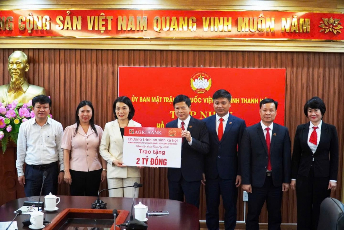 Các chi nhánh Agribank trên địa bà tỉnh ủng hộ 2 tỷ đồng cho an sinh xã hội nhân dịp Tết Các chi nhánh Agribank trên địa bà tỉnh ủng hộ 2 tỷ đồng cho an sinh xã hội nhân dịp Tết