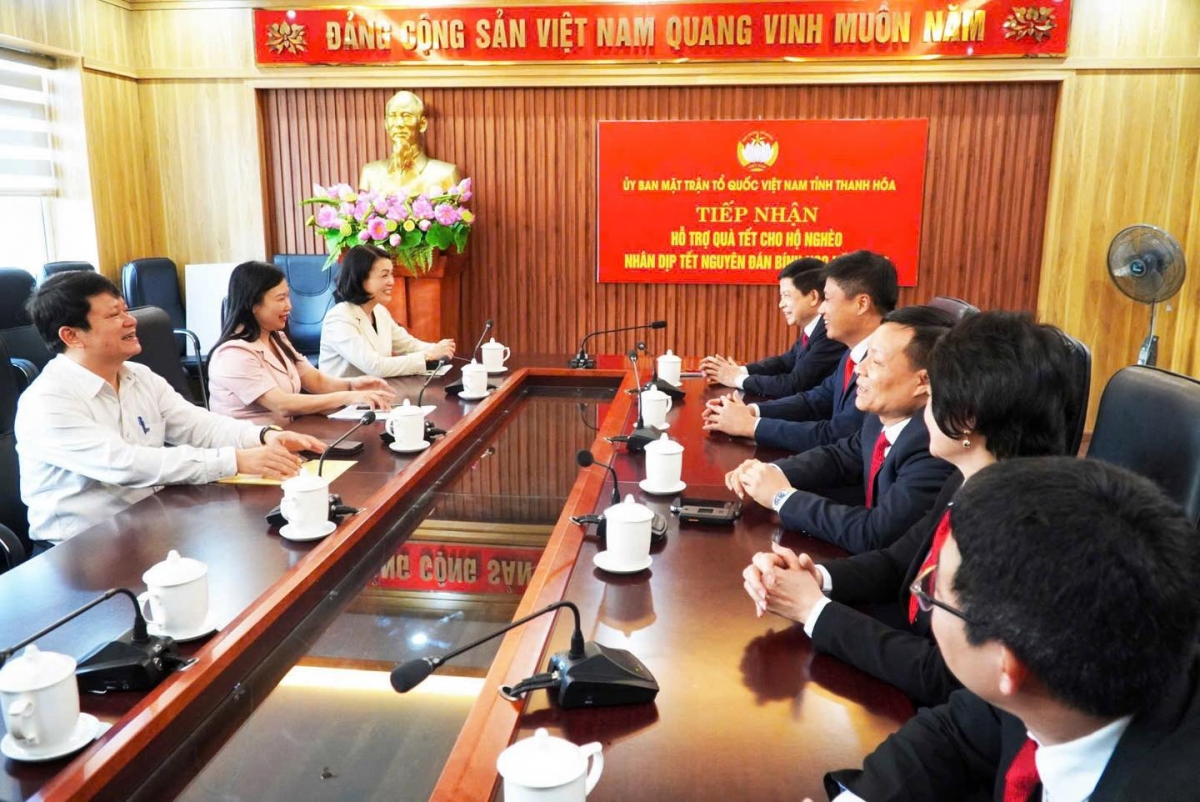 Chiều ngày 30/01/2026, tại Ủy ban Mặt trận Tổ quốc tỉnh Thanh Hoá, các Chi nhánh Agribank trên địa bàn tỉnh đã tổ chức trao kinh phí và quà Tết hỗ trợ người nghèo Chiều ngày 30/01/2026, tại Ủy ban Mặt trận Tổ quốc tỉnh Thanh Hoá, các Chi nhánh Agribank trên địa bàn tỉnh đã tổ chức trao kinh phí và quà Tết hỗ trợ người nghèo