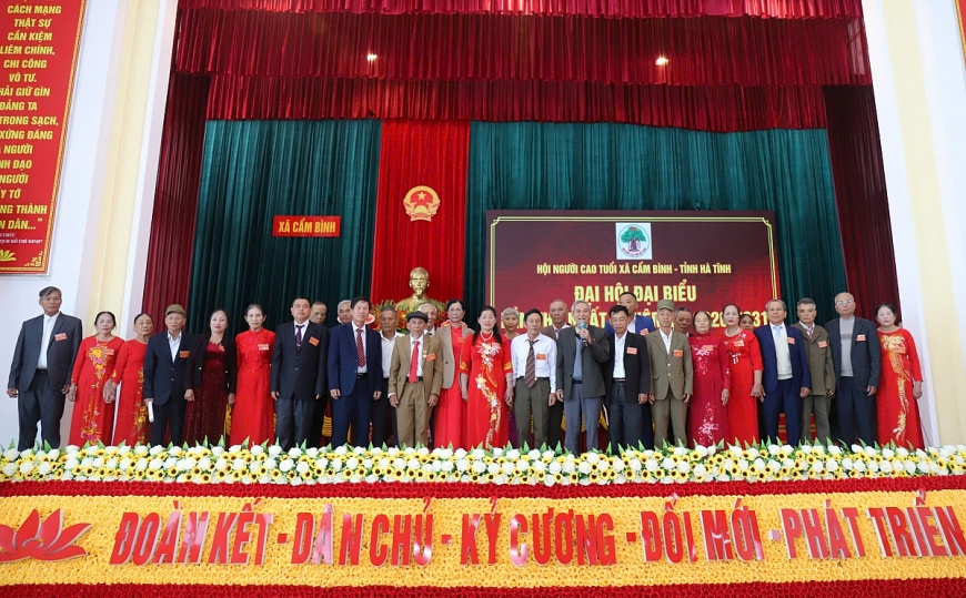 Củng cố tổ chức, phát triển hội viên – nền tảng vững chắc của Hội Người cao tuổi xã Cẩm Bình Củng cố tổ chức, phát triển hội viên – nền tảng vững chắc của Hội Người cao tuổi xã Cẩm Bình