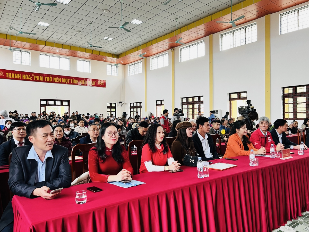 “Tết Nhân ái” phường Quảng Phú tặng 723 suất quà cho bà con nhân dân