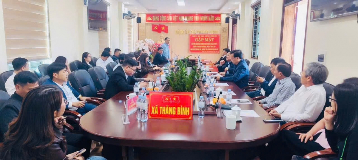 Đảng ủy, UBND xã tổ chức gặp mặt các vị lãnh đạo nhân dịp xuân Bính Ngọ