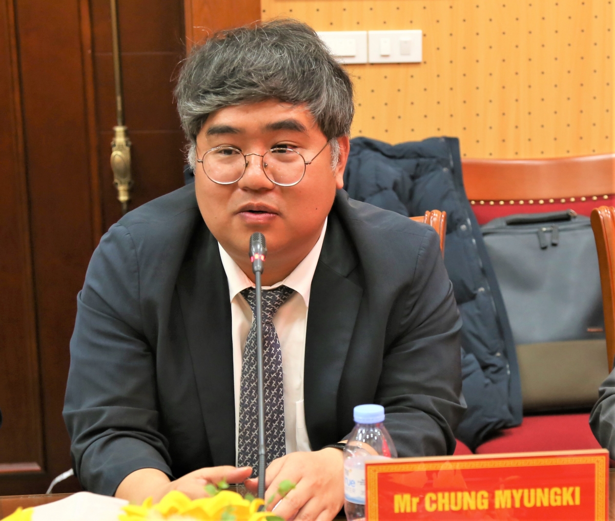 Ông Chung Myungki phát biểu