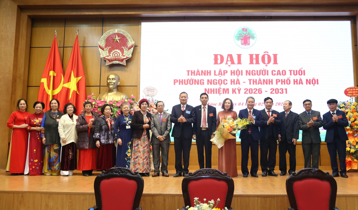 Lãnh đạo Hội NCT TP Hà Nội và phường Ngọc Hà tặng hoa chúc mừng Ban Chấp hành Hội NCT phường Lãnh đạo Hội NCT TP Hà Nội và phường Ngọc Hà tặng hoa chúc mừng Ban Chấp hành Hội NCT phường