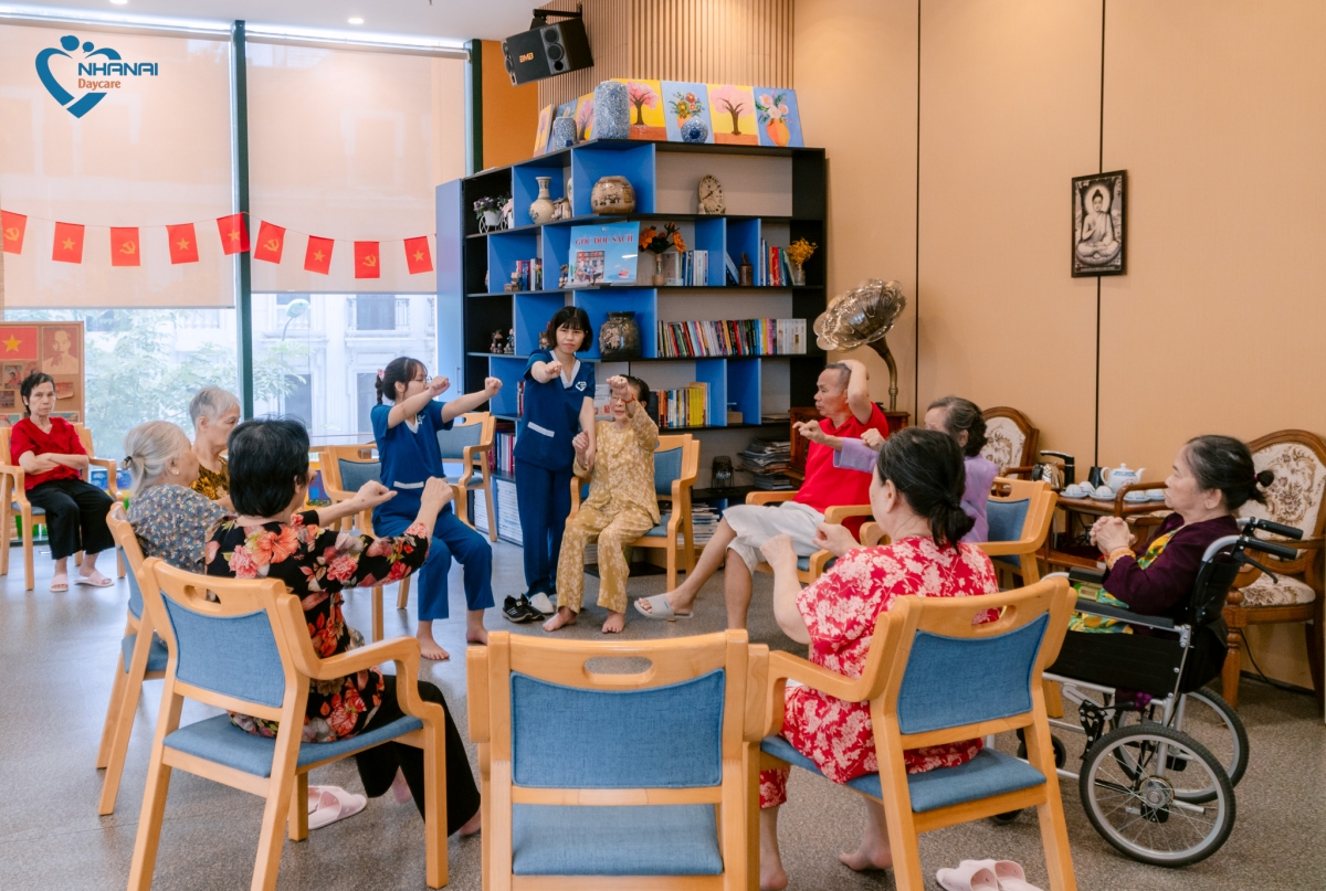 Chăm sóc sức khỏe, phục hồi chức năng ở Trung tâm Chăm sóc NCT Nhân Ái Chăm sóc sức khỏe, phục hồi chức năng ở Trung tâm Chăm sóc NCT Nhân Ái