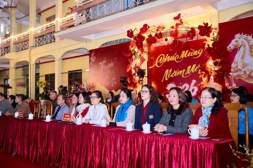 Các đại biểu tham dự chương trình Các đại biểu tham dự chương trình