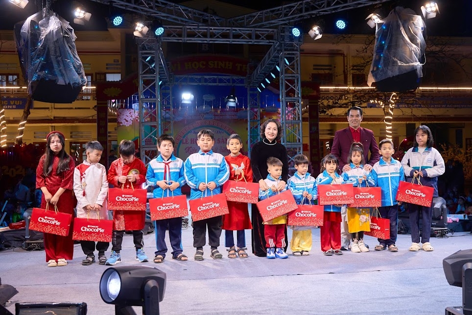 Lan tỏa giá trị văn hóa qua chuyên đề “Lễ hội ánh sáng – Xuân sắc quê hương” Lan tỏa giá trị văn hóa qua chuyên đề “Lễ hội ánh sáng – Xuân sắc quê hương”