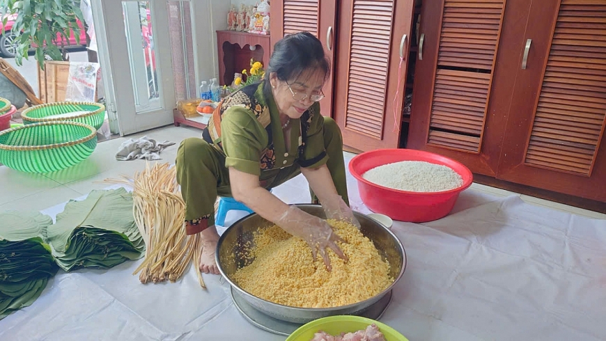 Gia vị chỉ gồm muối, tiêu, tuyệt đối không dùng phụ gia Gia vị chỉ gồm muối, tiêu, tuyệt đối không dùng phụ gia