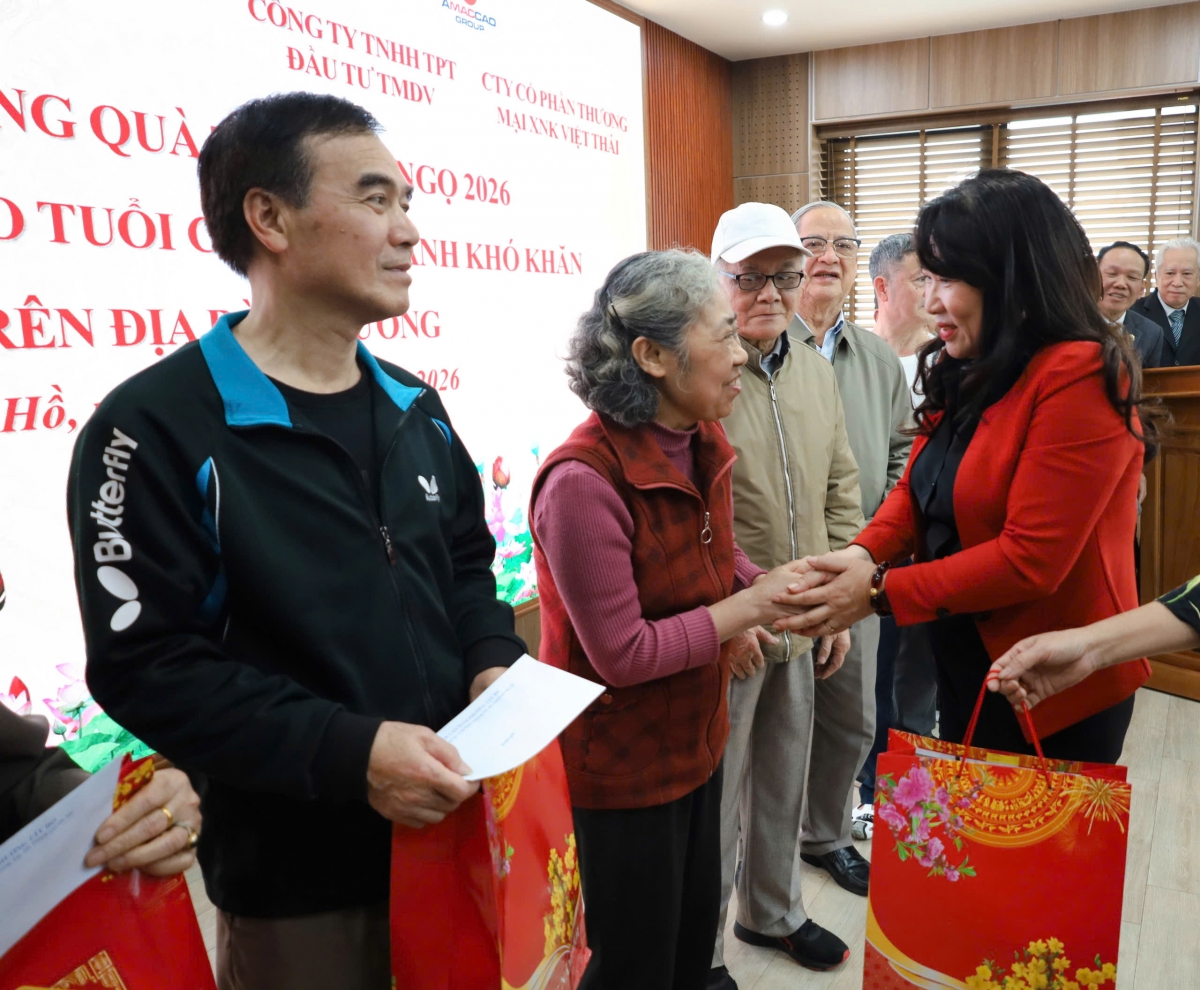 Lan tỏa nghĩa tình, chăm lo Tết cho người cao tuổi phường Tây Hồ Lan tỏa nghĩa tình, chăm lo Tết cho người cao tuổi phường Tây Hồ