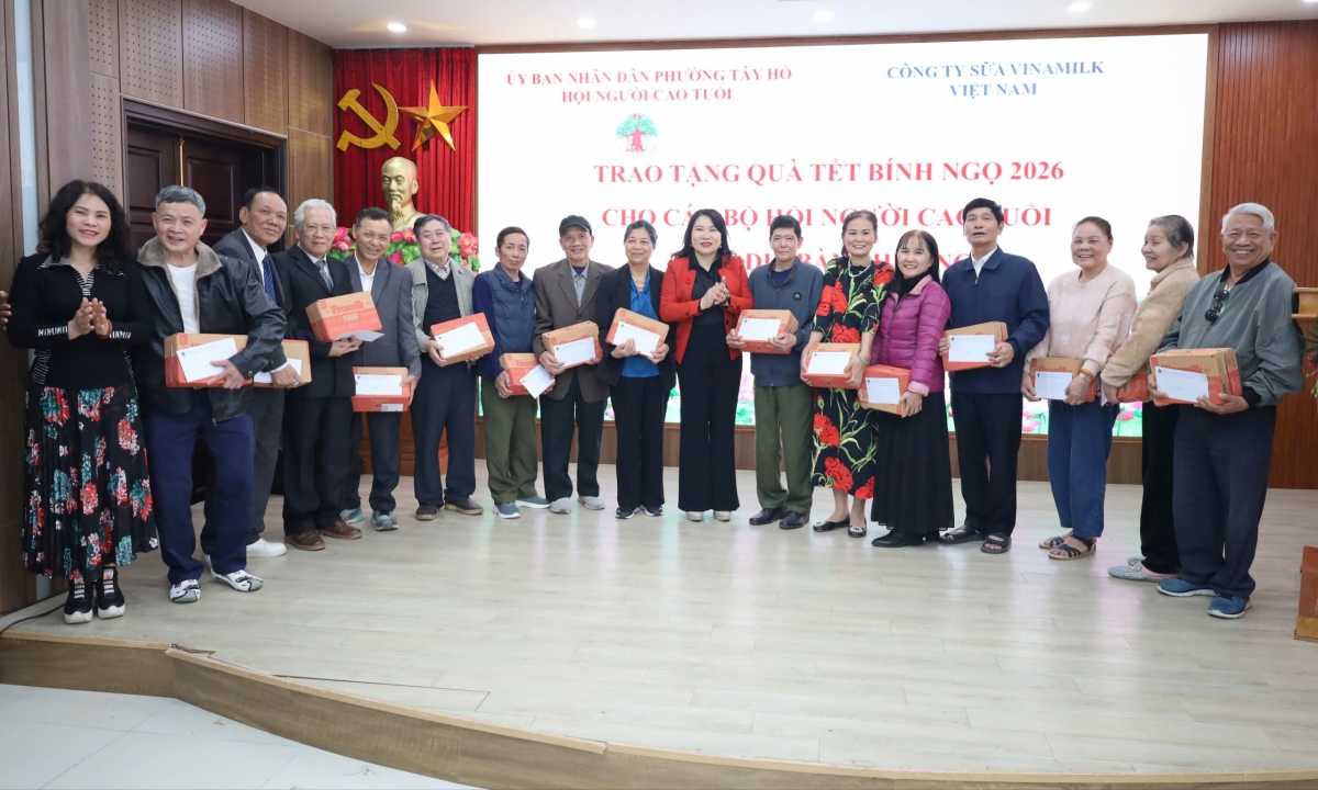 Lan tỏa nghĩa tình, chăm lo Tết cho người cao tuổi phường Tây Hồ Lan tỏa nghĩa tình, chăm lo Tết cho người cao tuổi phường Tây Hồ