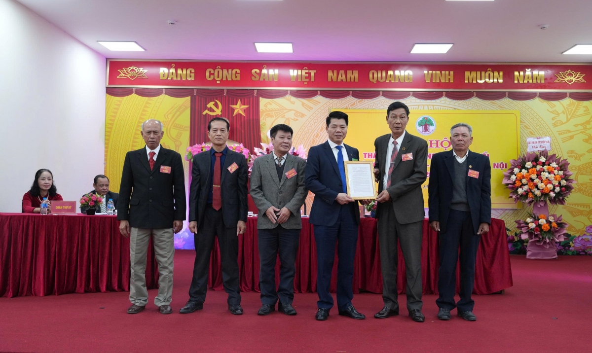 Trao quyết định thành lập Hội NCT phường Yên Nghĩa Trao quyết định thành lập Hội NCT phường Yên Nghĩa