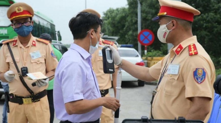 Từ 10h sáng mùng 1 Tết Bính Ngọ, cùng với CSGT toàn quốc, CSGT Đắk Lắk đồng loạt ra quân kiểm tra nồng độ cồn