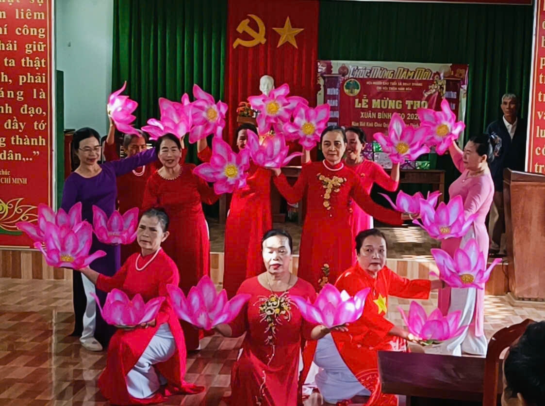 Các tiết mục văn nghệ tại lễ mừng thọ