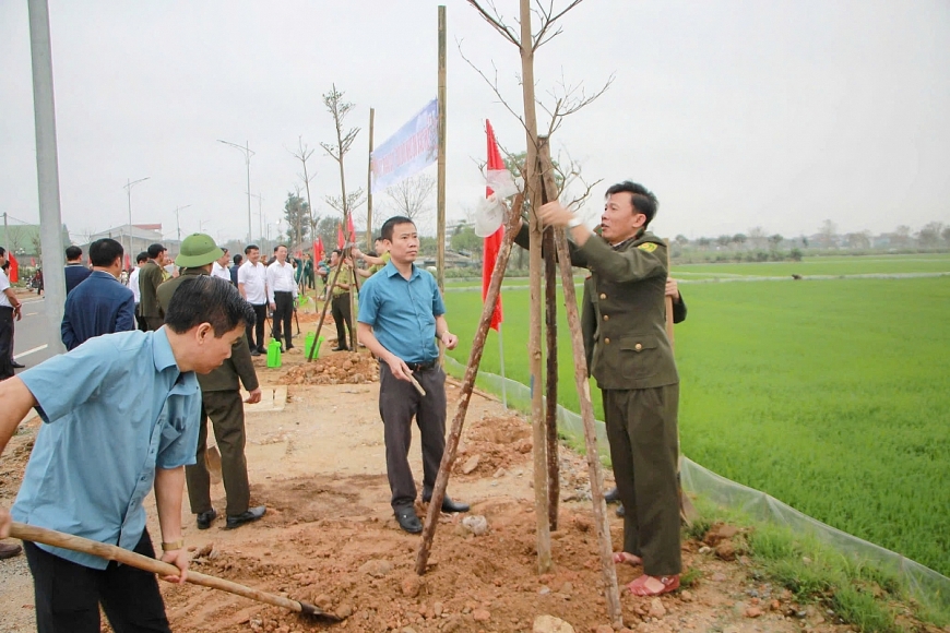 Tết trồng cây đang được các địa phương, đơn vị trên toàn tỉnh triển khai sôi nổi. Tết trồng cây đang được các địa phương, đơn vị trên toàn tỉnh triển khai sôi nổi.