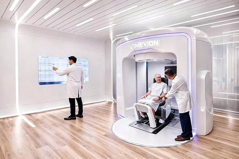 Hệ thống “siêu máy” xạ trị Proton MEVION S250-FIT đầu tiên tại châu Á vừa được Bệnh viện Tâm Anh đặt mua thành công, kỳ vọng giúp người bệnh ung thư được điều trị hiệu quả cao, an toàn, chi phí hợp lý. Hệ thống “siêu máy” xạ trị Proton MEVION S250-FIT đầu tiên tại châu Á vừa được Bệnh viện Tâm Anh đặt mua thành công, kỳ vọng giúp người bệnh ung thư được điều trị hiệu quả cao, an toàn, chi phí hợp lý.