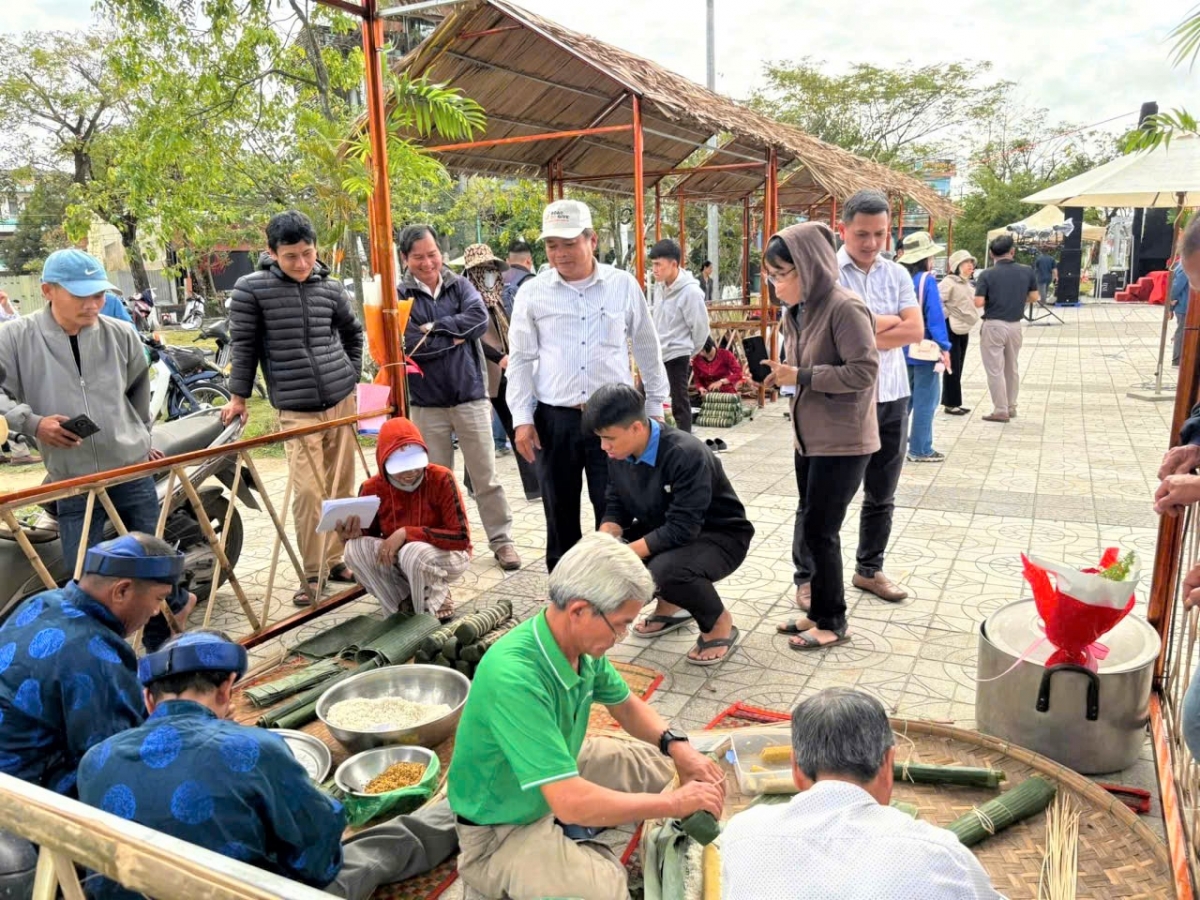 NCT phường Hội An Tây (TP Đà Nẵng)) hào hứng tham gia phiên chợ 0 đồng