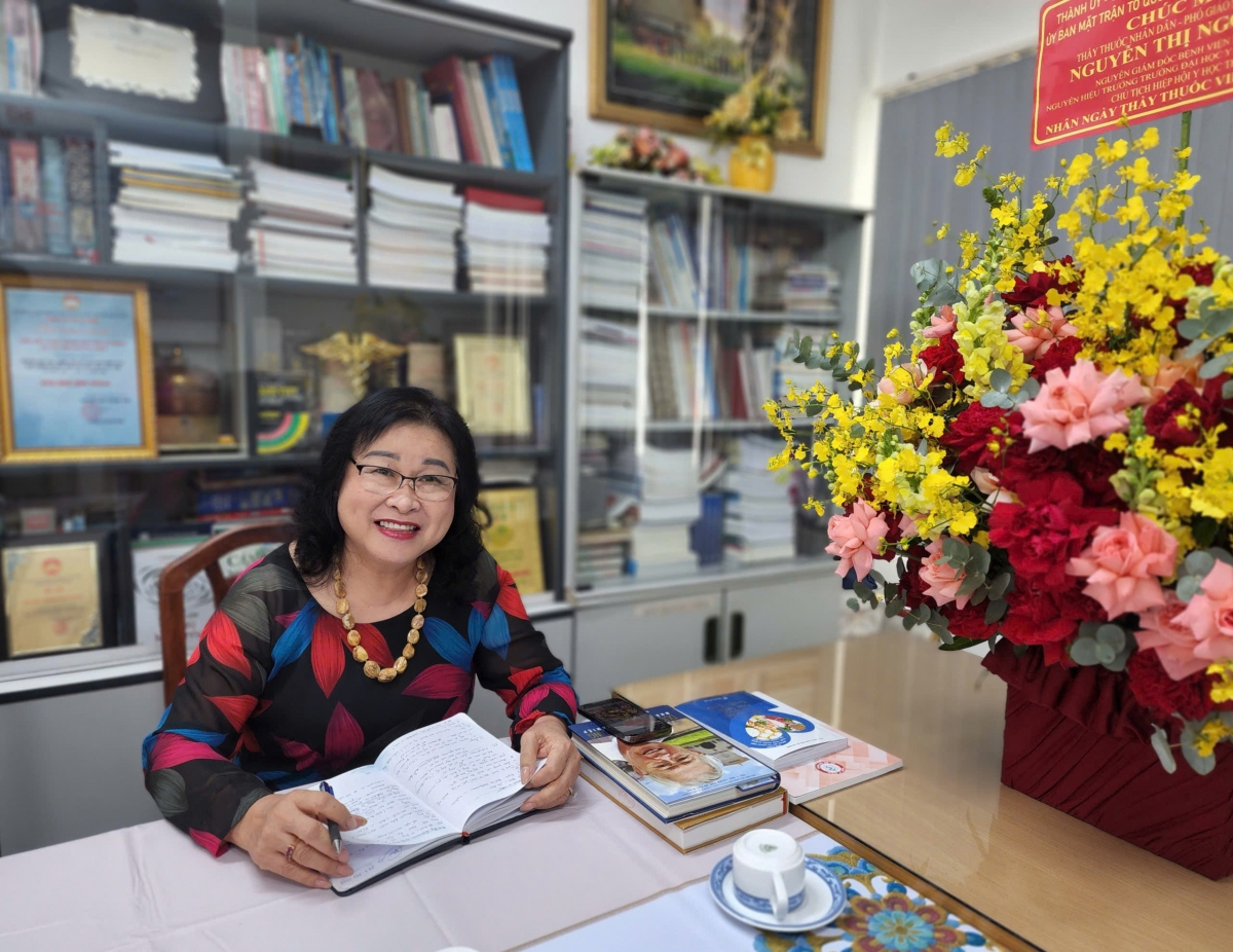 PGS.TS.BS Nguyễn Thị Ngọc Dung – Người đặt nền móng âm ngữ trị liệu tại Việt Nam. PGS.TS.BS Nguyễn Thị Ngọc Dung – Người đặt nền móng âm ngữ trị liệu tại Việt Nam.