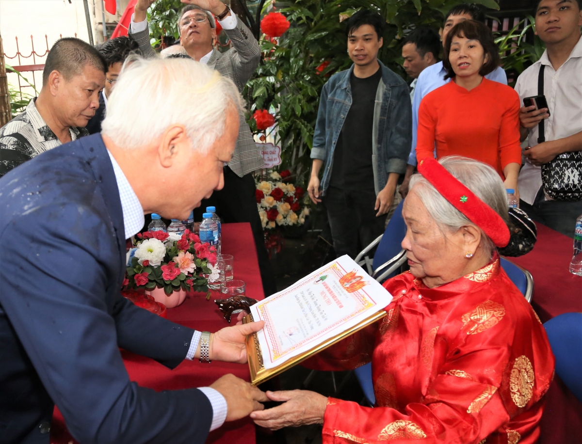 Lan tỏa đạo hiếu từ lễ mừng thọ NCT Xuân La 10, Xuân La 11 Lan tỏa đạo hiếu từ lễ mừng thọ NCT Xuân La 10, Xuân La 11
